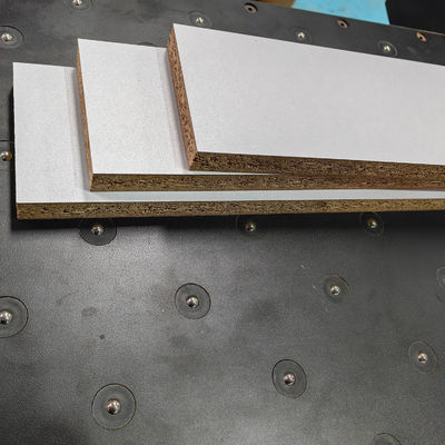 Präzisionssäge für das Präzisionsschneiden von Acrylblechen und Bodenplatten