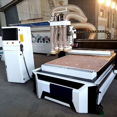 Max. Arbeitsgeschwindigkeit 25000mm/min 1300×2500mm Arbeitstischgröße Holzbearbeitung CNC-Router