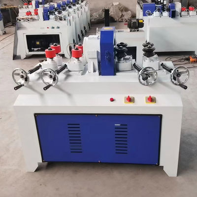 Elektrische Runde Holzbarmaschine zur Bearbeitung von Mop-Stäben Größe 1160*650*1090mm