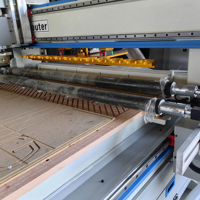 Mehrzweckmaschine für CNC-Drehmaschinen und Fräsmaschinen 1300 × 2500 Arbeitstischgröße