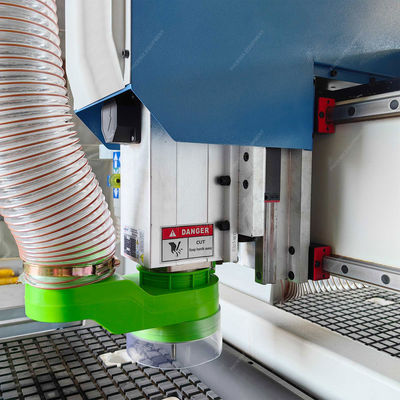 1700 kg schwerer CNC-Router für Holzschnitzerei mit horizontalen Bohr- und Bohrfunktionen