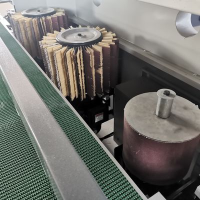 Automatische Schleifmaschine mit Bürsten mit unbegrenzter Breite
