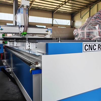 Hochpräzise CNC-Router PK1325 3-Achsen-Holzschnitzmaschine für die Holzbearbeitung