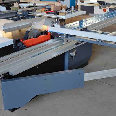 Horizontale Schwerlast-Präzisionssäge zur Holzbearbeitung Maximale Schneidlänge 3200 mm