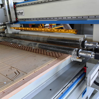 CNC-Router 1300 2500 Schrank Holz schnitzen 3 Achsen Maschine für Profis