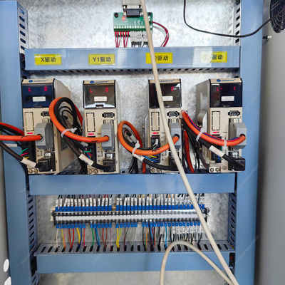 Hochbeständige 5-Achsen-Laser-Skulpturmaschine für Holzschnitzerei mit fortgeschrittenem CNC-Router