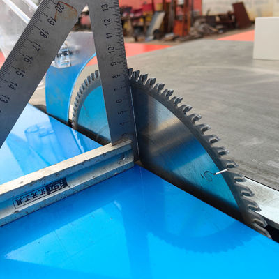 2300mm Schiebetischlänge Hochpräzisions-Plattensäge für die Holzbearbeitung PVC-Schnittplatte