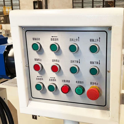 Kurzmaterialschneidende Mehrblättersäge mit automatischer Fütterungs- und Schneidfunktion