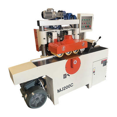 Kleiner Materialsplitter mit Hochgeschwindigkeits-Multi-Blade-Säge aus Holz und 11 kW Leistung