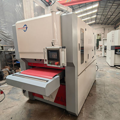 Automatische Maschine zur Abrundung von Kanten und zur Entfernung von Oxiden