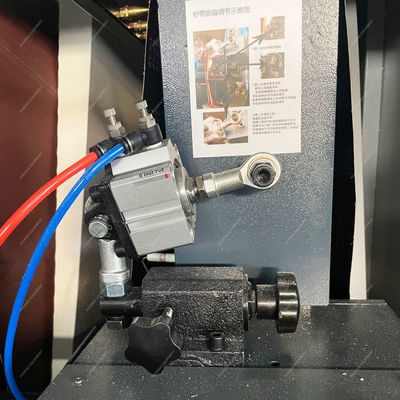 Eisenplatten Rost entfernen Schlacke Schleifmaschine