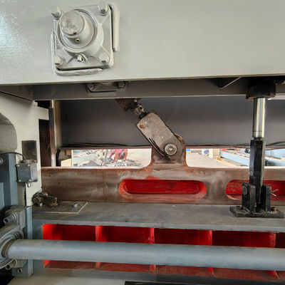 Schneidmaschine für Holzplatten mit Schwerlastkonstruktion und automatischer Funktion MJB318