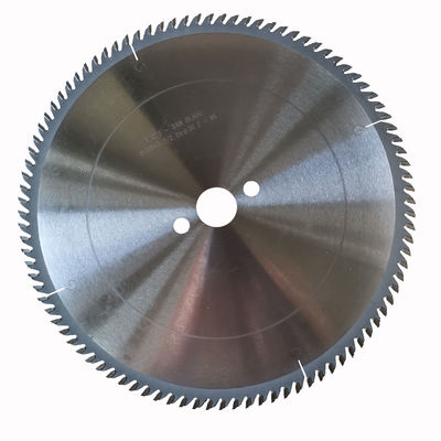 Tct Carbide Material Legierung Holzbearbeitung Kreissäge für das Schneiden von Massivholz