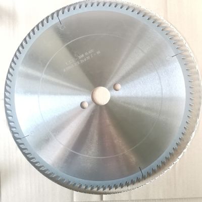 Tct Carbide Material Legierung Holzbearbeitung Kreissäge für das Schneiden von Massivholz