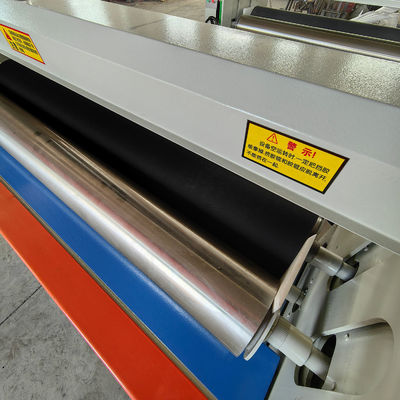 215 mm Kleberroller Durchmesser 1300 mm Doppelseitiges Sperrholz-Klebenspender für Holzplatten
