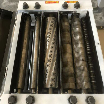 Massivholzdicken Druckplaner mit 4 kW Hauptspindelleistung und doppelseitig