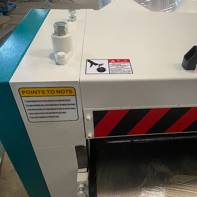 Kraftvolle Holzbearbeitung Einseitige Sicherheit Industrielle Planer mit schweren Leistung Dicke