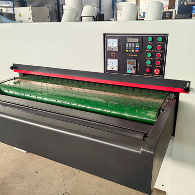 1300 mm maximale Schneidbreite Planer für die industrielle Holzbearbeitung aus Massivholz und MDF
