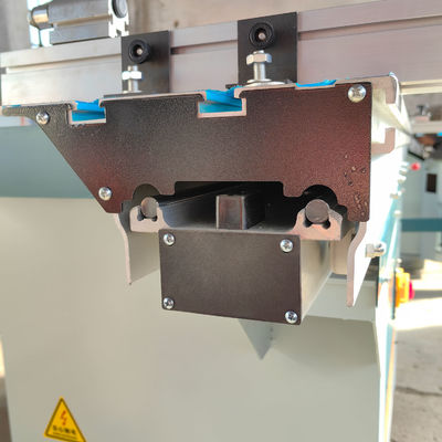 Maschine zur Massivholz- und MDF-Türfräsen mit Einsachs-Schleiftischspindelform
