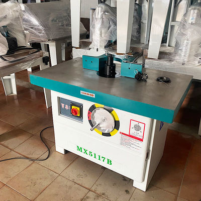 Maximalverarbeitungsdicke 120 mm Vertikale Einkopfspindelformmaschine