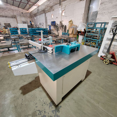 Einsachsige Holzformmaschine mit automatischem Schiebetisch und maximaler Arbeitsbreite von 800 mm