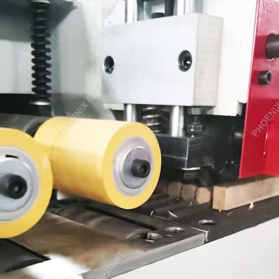 Einfach zu bedienende Runde Balkenformmaschine zum Schneiden von Besenstangen und zur Holzverarbeitung