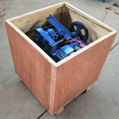 Maschine zum Schrauben von Holzstangen mit spezialisierter Mini-Schraubenfunktion mit Holzbüschelstangen