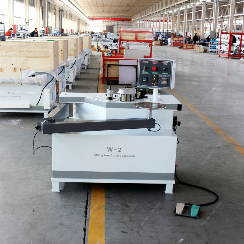 100,8 m/min Panel-Zuführgeschwindigkeit Mini-Faltarm-Kantenbandmaschine für MDF-PVC-Panel