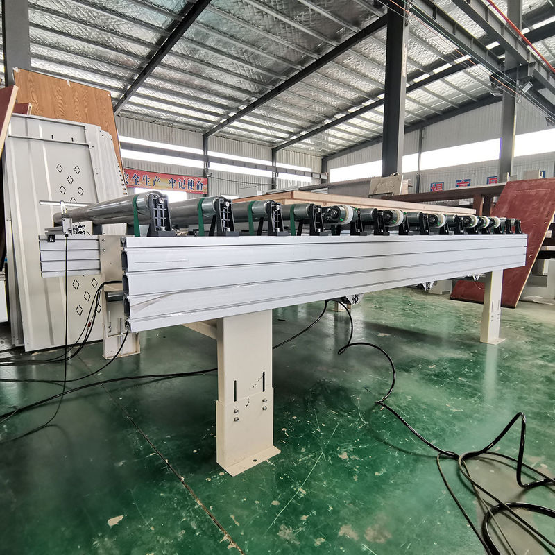 1500 Watt Motor Power Panel Möbelförderlinie 3000 mm Länge Automatischer Rolltisch
