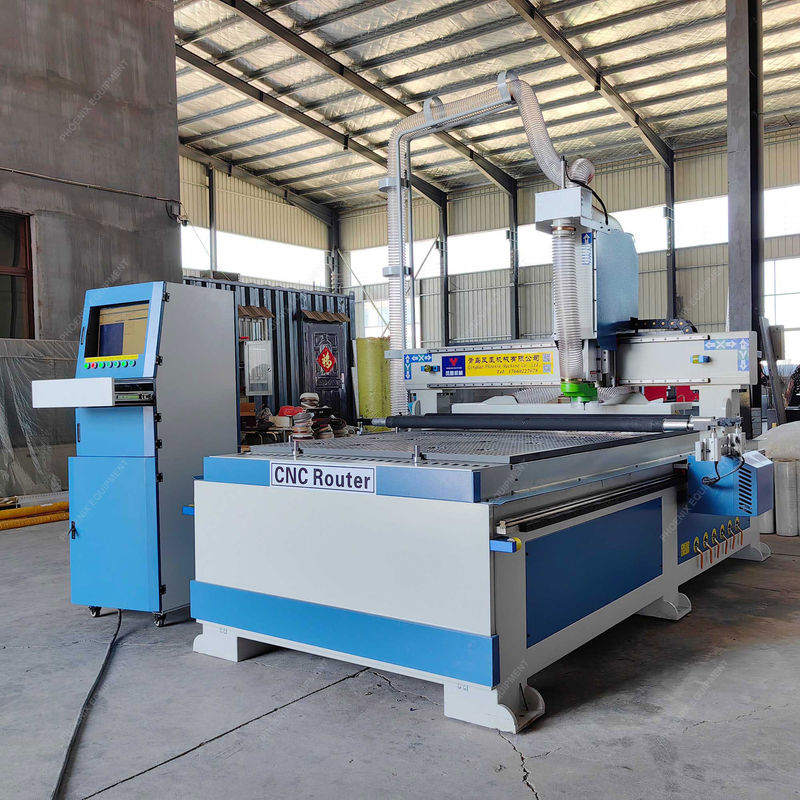 Professionelle 1300mm Reise 6kW Leistung CNC-Gravur- und Fräsmaschine für Holzschnitzerei
