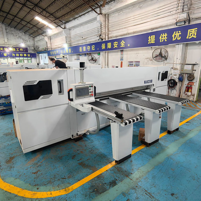 Maßgeschneiderte Spannung MJ6230B Horizontale automatische CNC-Präzisionsmaschine für Holzplatten