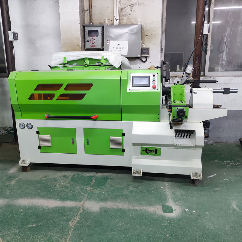 Vielseitige CNC-Drehmaschine zur Holzbearbeitung mit max. Drehlänge 750 mm